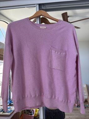 Cozy Lavender Crewneck Sweater with Pocket